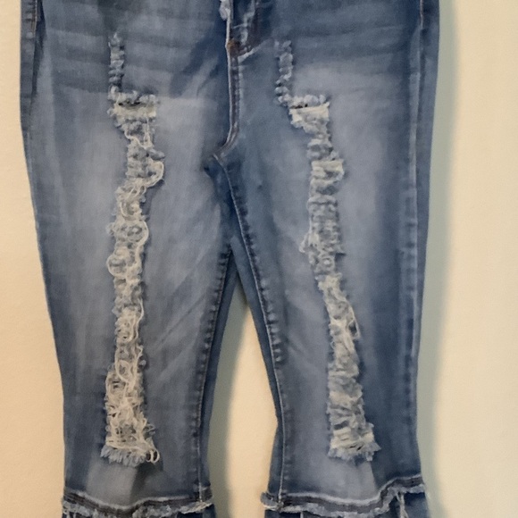 Almost Famous Women’s frayed‎ distressed bell bottom hippie boho jeans size 11 - Picture 2 of 12